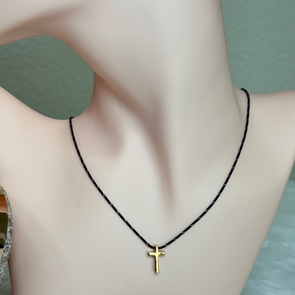 ⚜️ Trendy Gold Cross Pendant and Black Chain Necklace - Picture 3 of 7